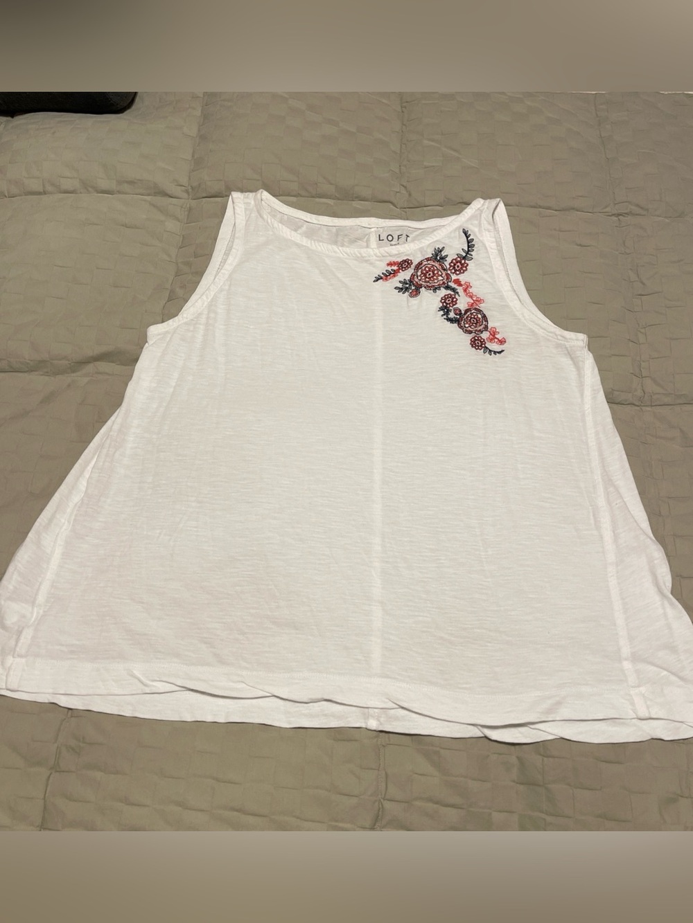 Loft Women's Sleeveless Tank Top with Embroidered Flowers Size Large